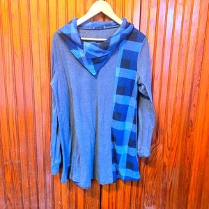 Plaid long-sleeved comfy top